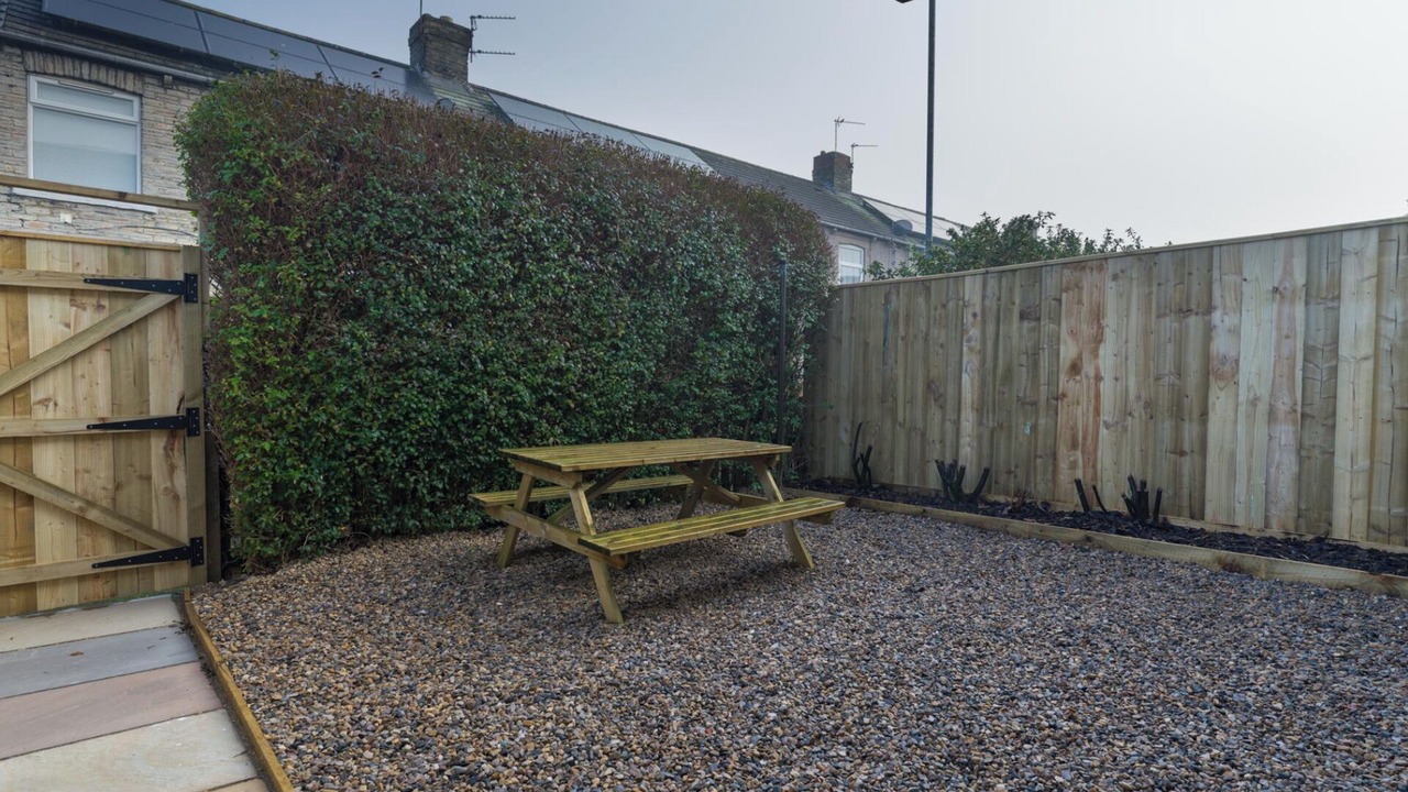 Photo of Others in Hirst