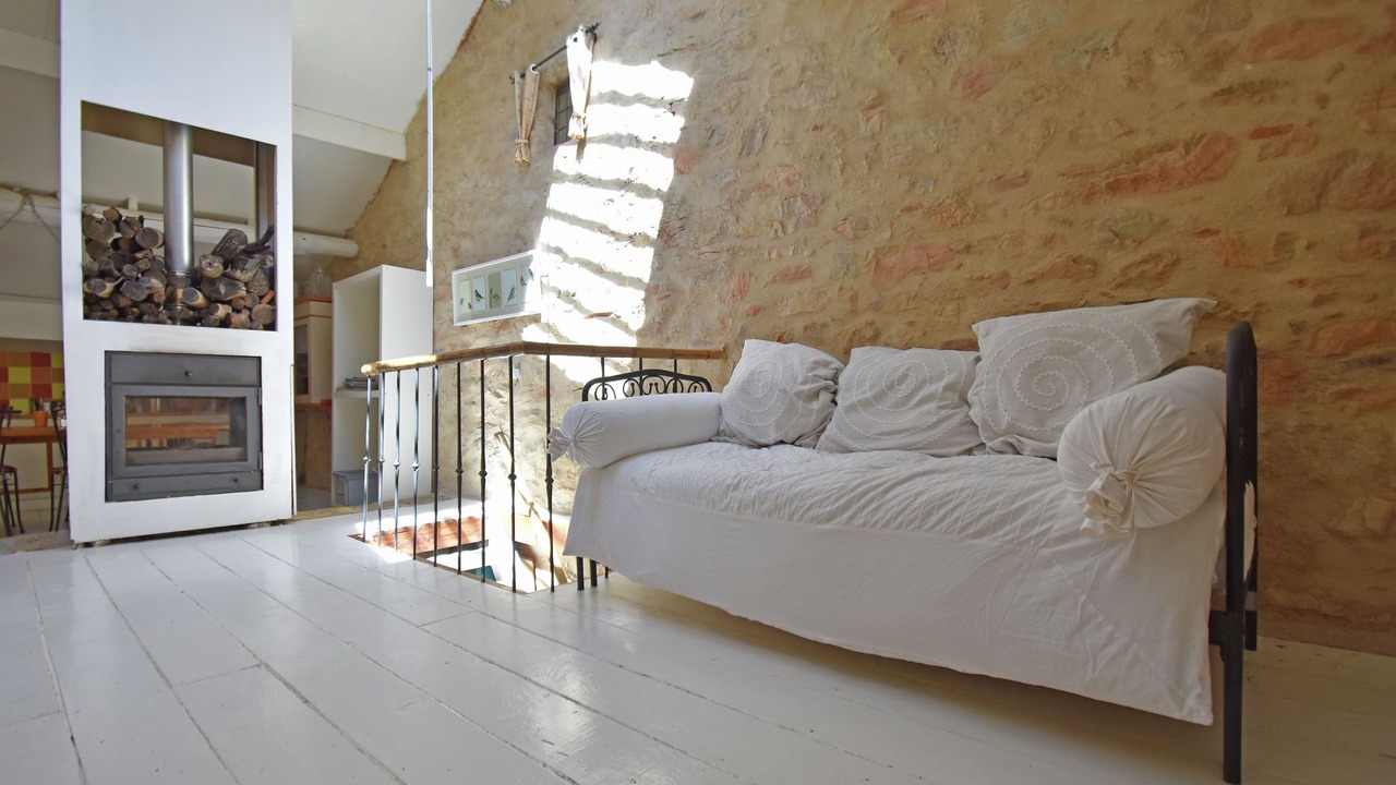 Photo of Livingroom in Saint-Etienne-d'Albagnan