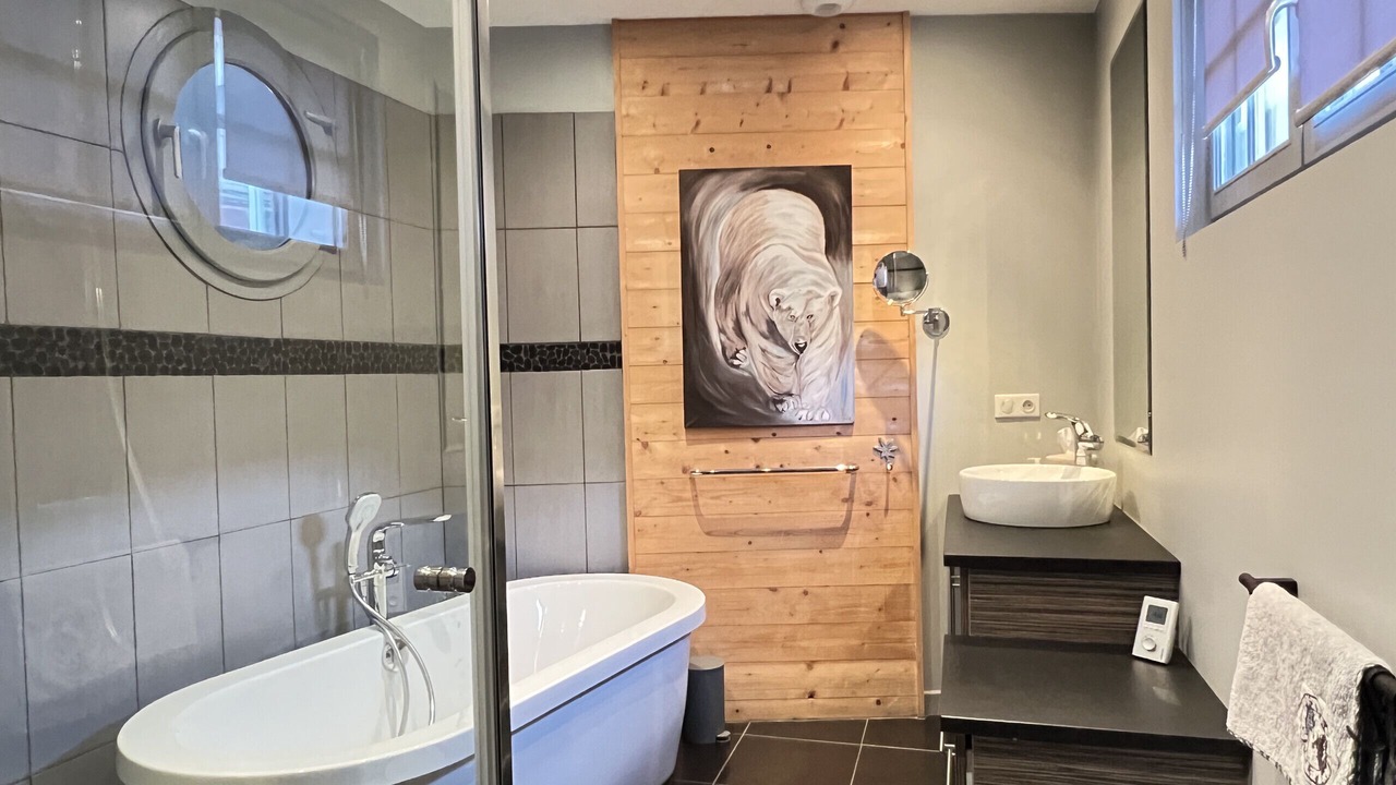 Photo of Bathroom in Cauterets
