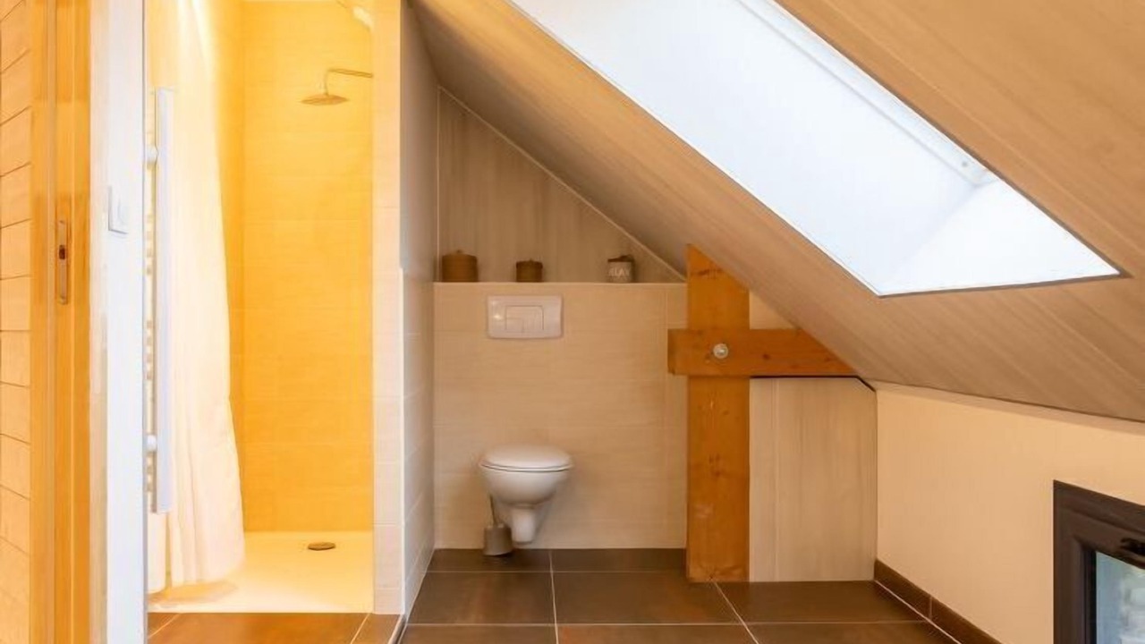 Photo of Bathroom in Surville