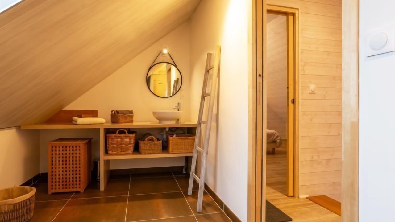 Photo of Bathroom in Surville