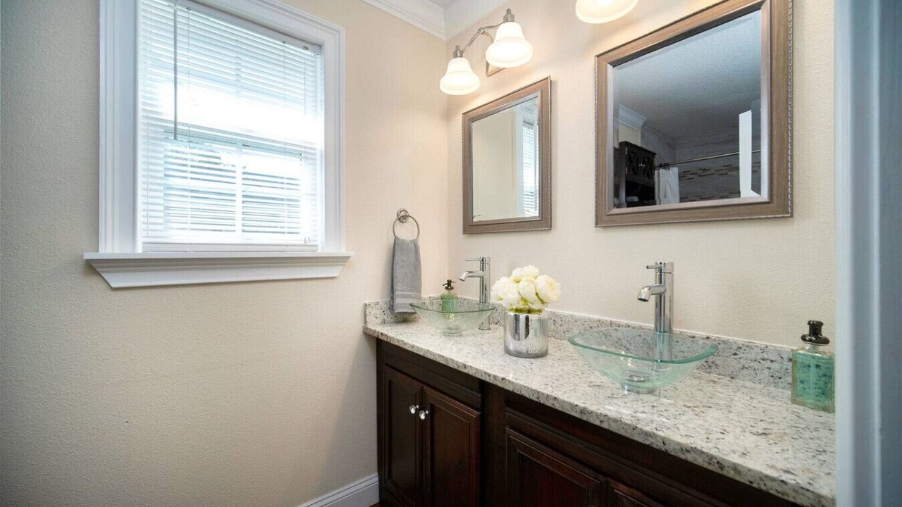 Photo of Bathroom in Sunbeam