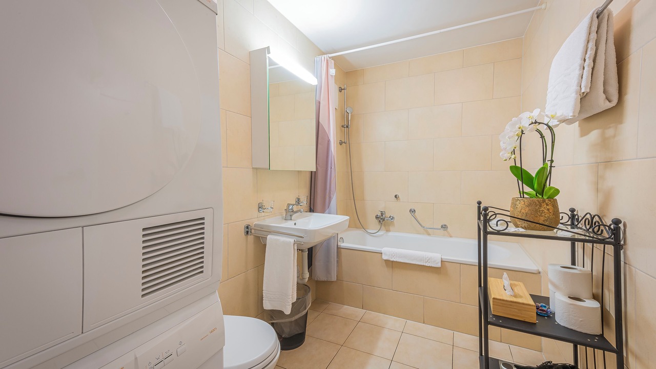 Photo of Bathroom in La Tour-de-Treme