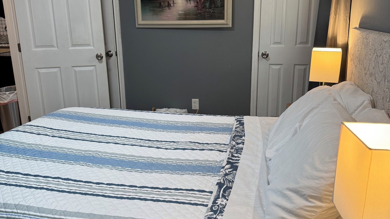 Photo of Bedroom in Navy Point