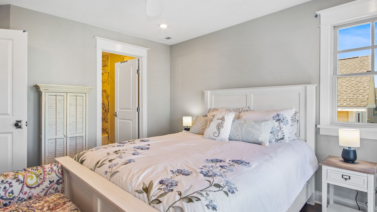 Photo of Bedroom in Avalon