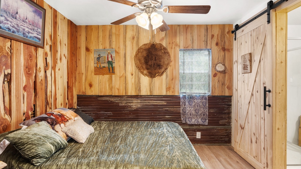 Photo of Bedroom in Smithville