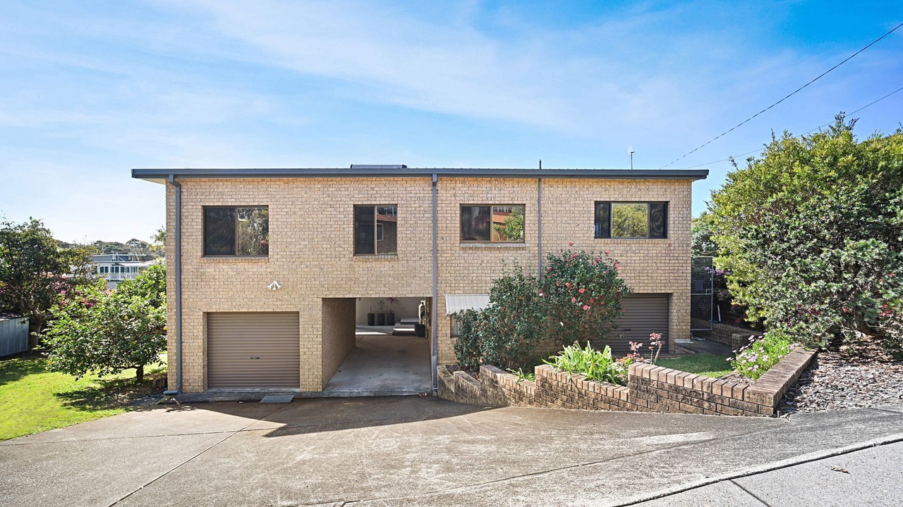 Photo of Outdoor in Black Head