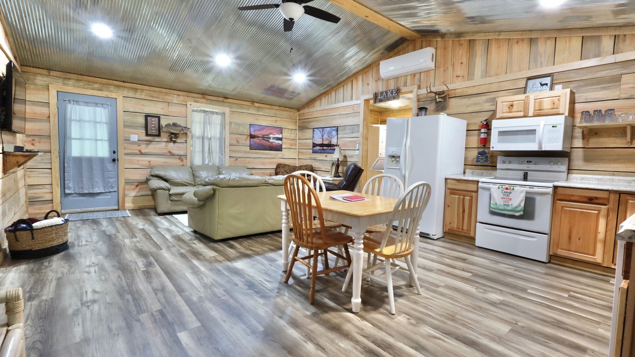 Photo of Livingroom in Amity