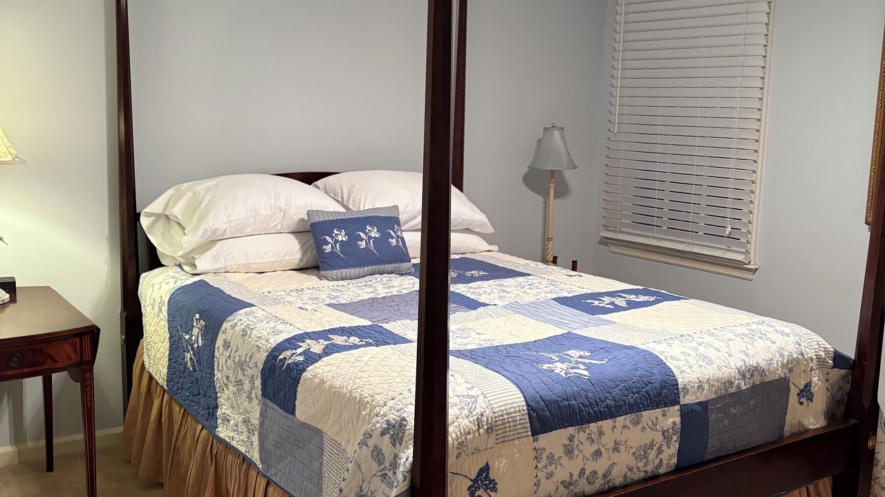 Photo of Bedroom in Martinez