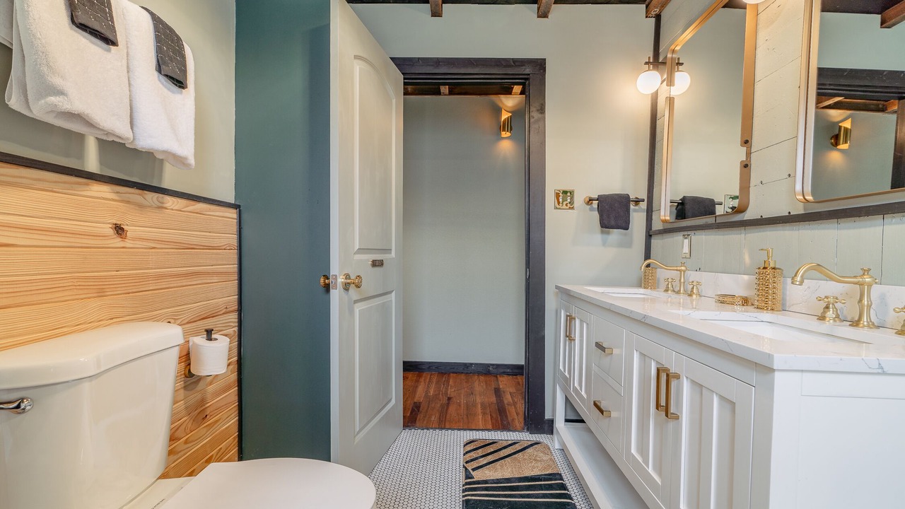 Photo of Bathroom in Holiday Island