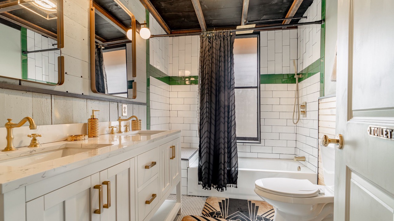 Photo of Bathroom in Holiday Island