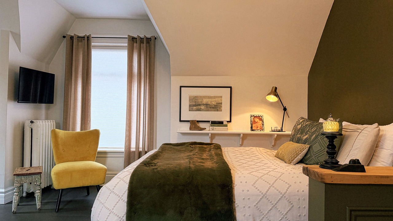 Photo of Bedroom in Elora