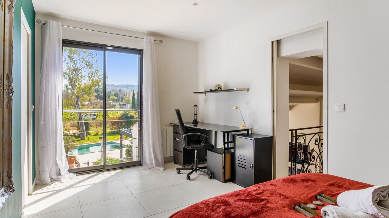 Photo of Bedroom in Aubagne