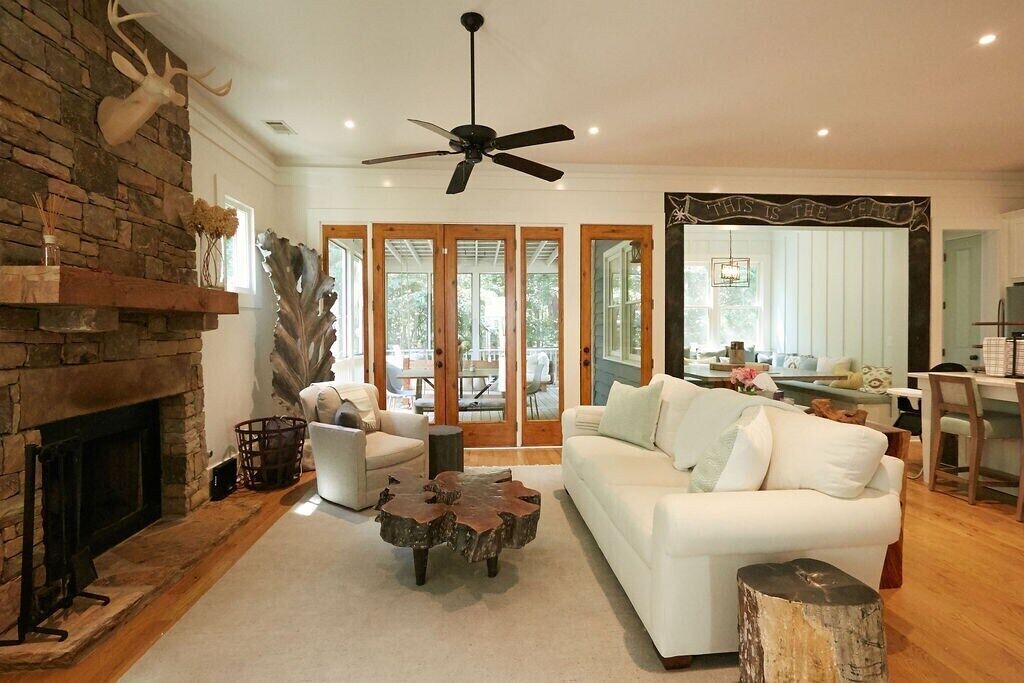 Photo of Livingroom in Chattahoochee Hills