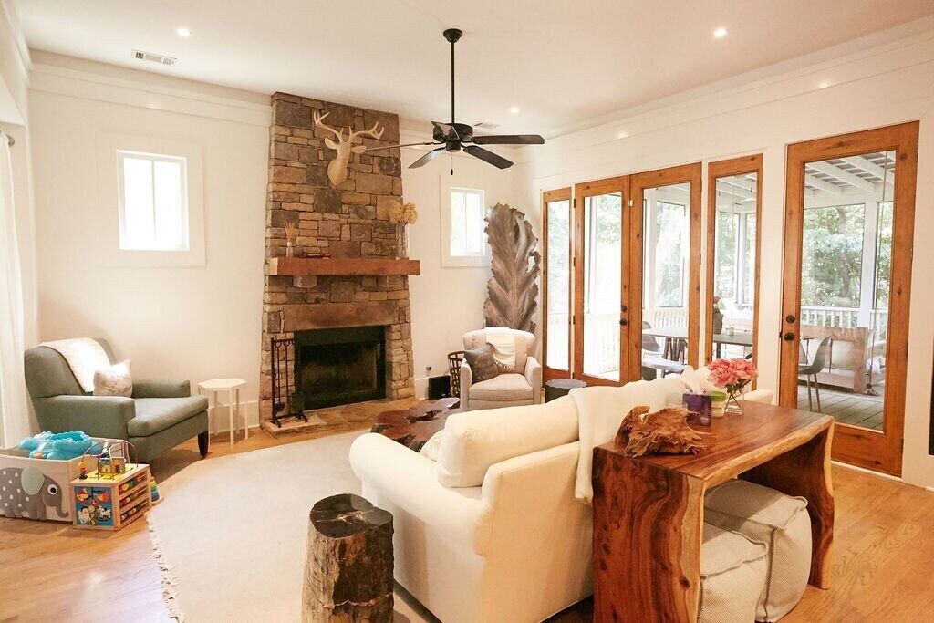 Photo of Livingroom in Chattahoochee Hills