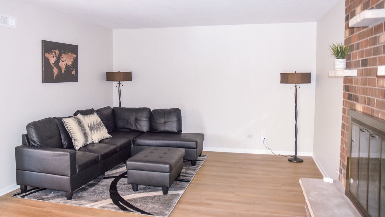 Photo of Livingroom in Schaumburg