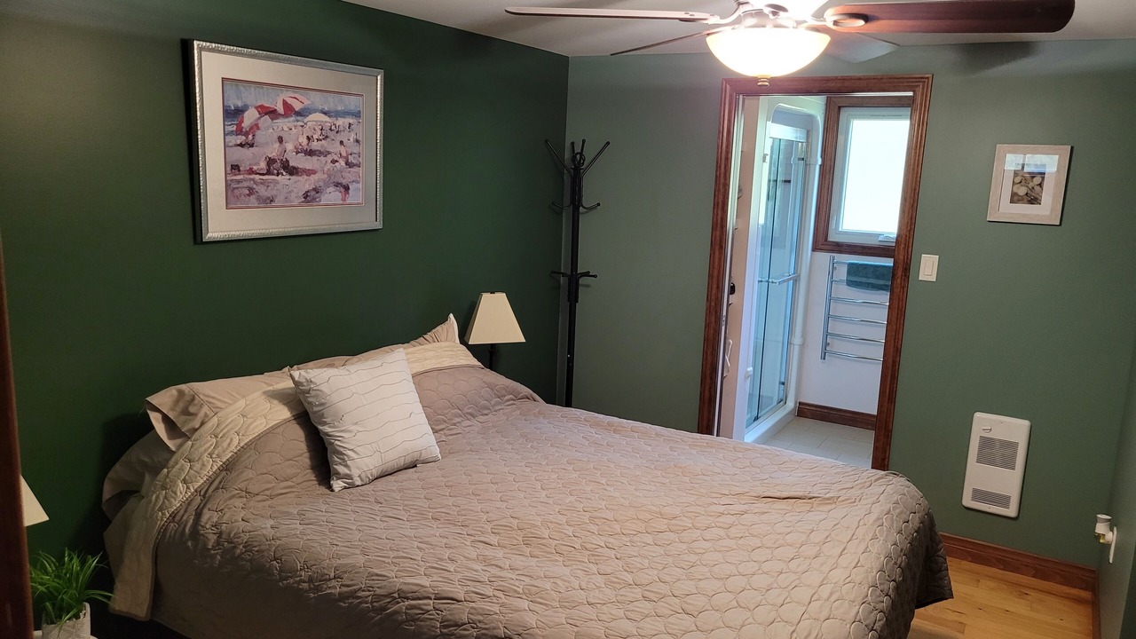 Photo of Bedroom in Point Clark