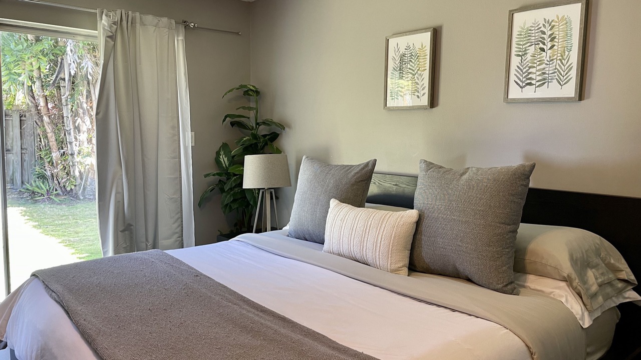 Photo of Bedroom in Ludlam