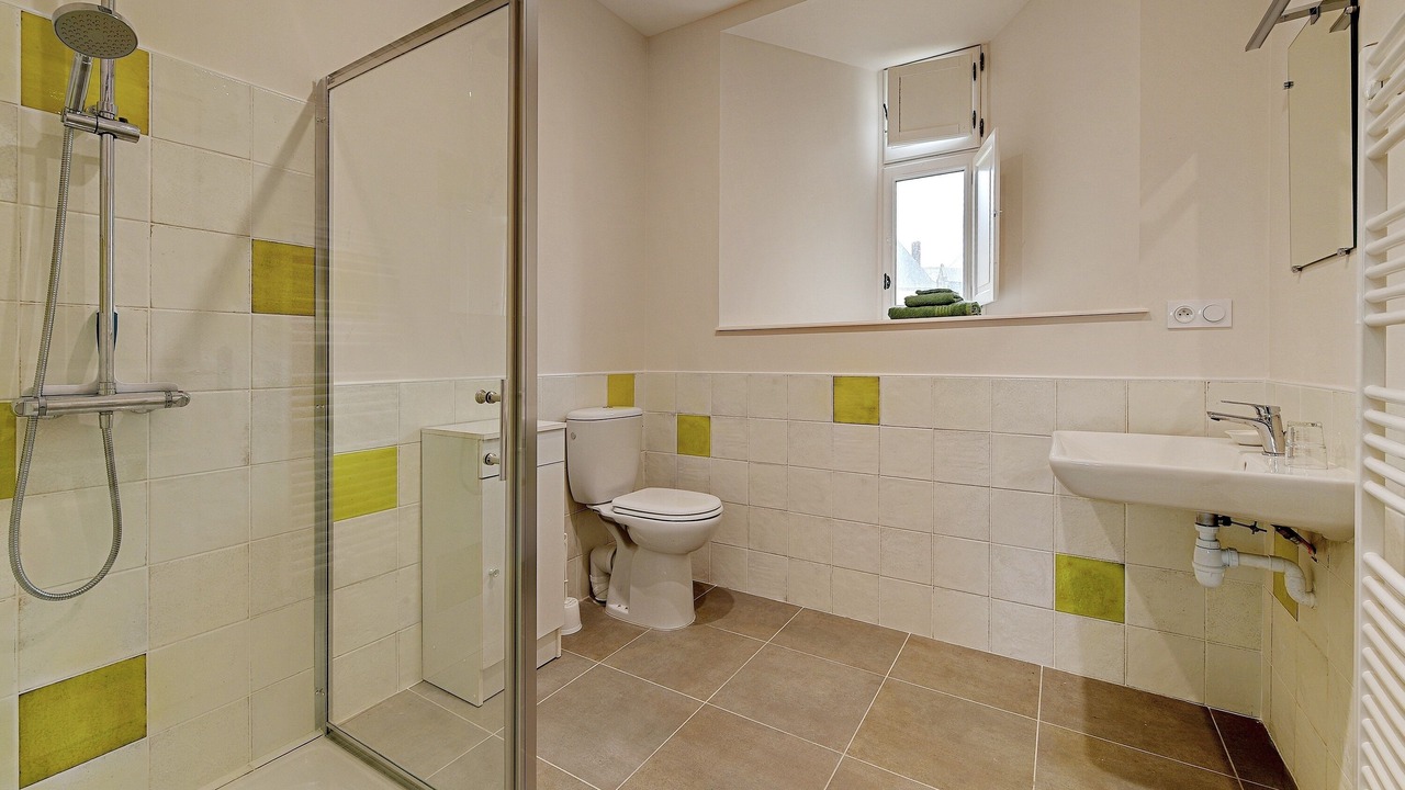 Photo of Bathroom in Alexain