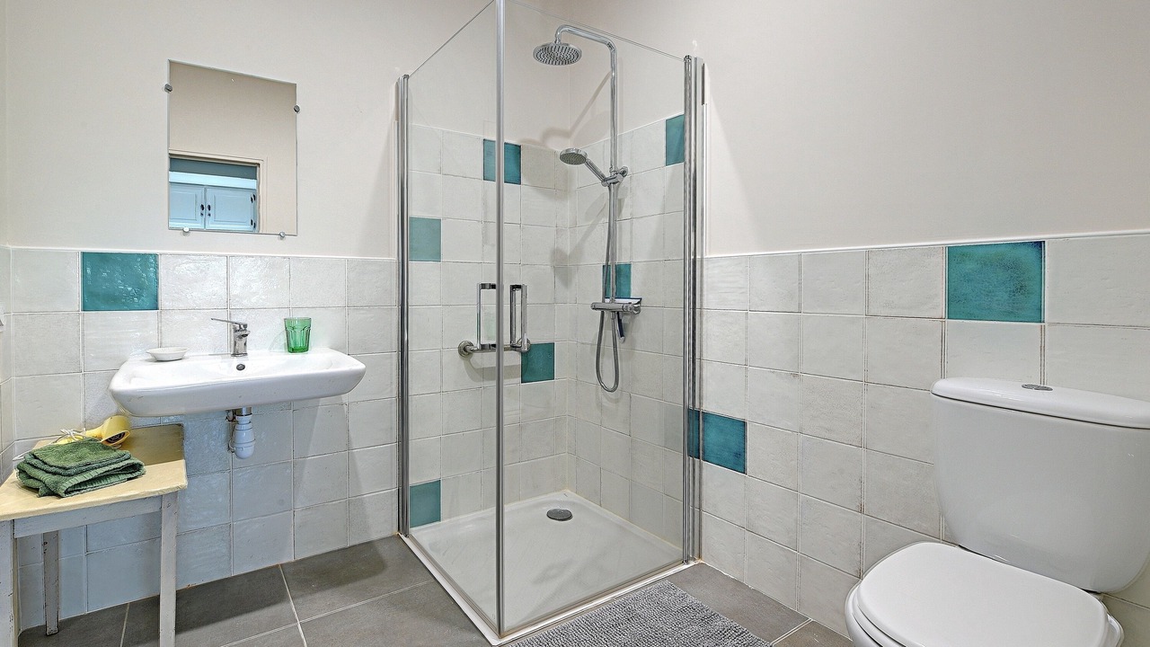 Photo of Bathroom in Alexain