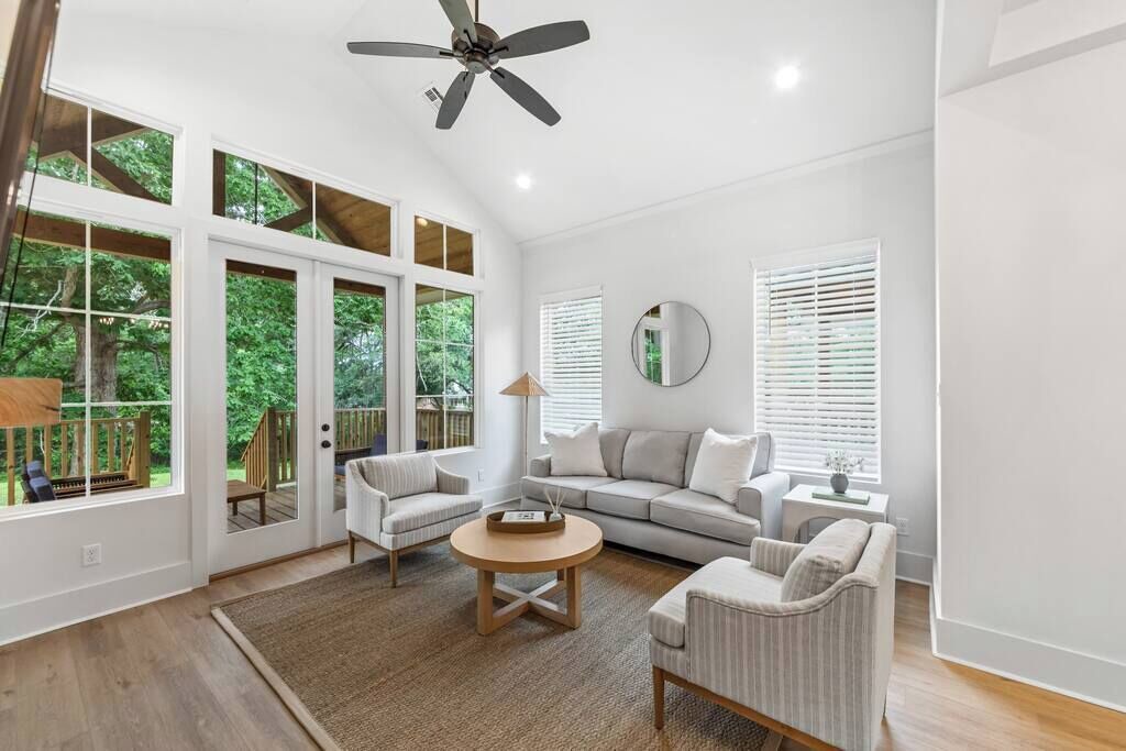 Photo of Livingroom in Lafayette