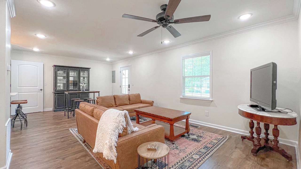 Photo of Livingroom in Starkville