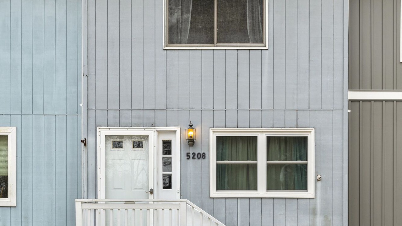 Photo of Others in Deep Hole