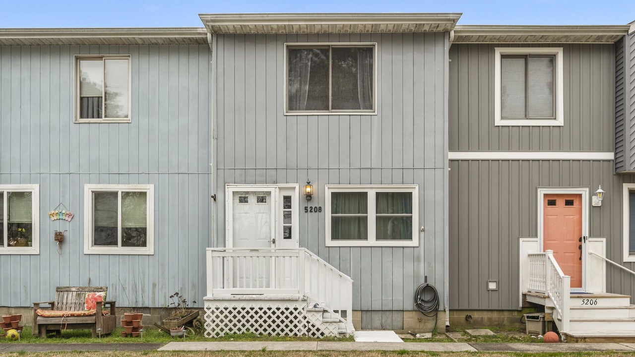 Photo of Others in Deep Hole