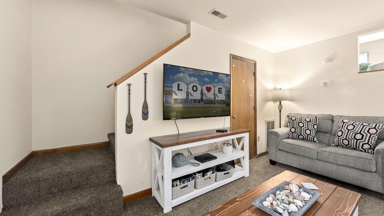 Photo of Others in Deep Hole