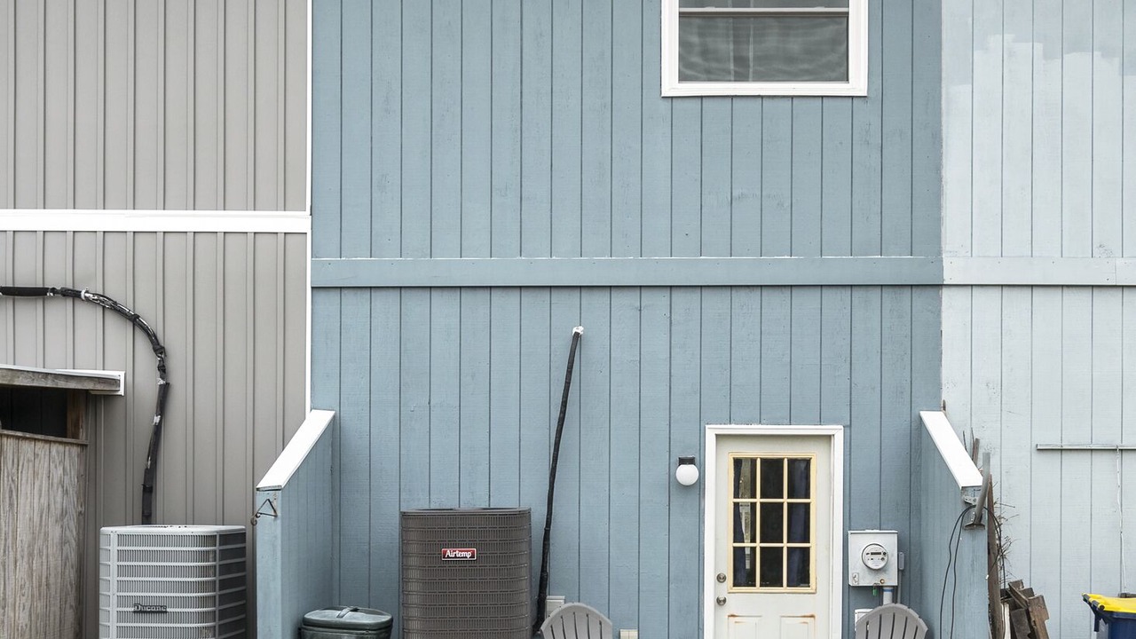 Photo of Others in Deep Hole