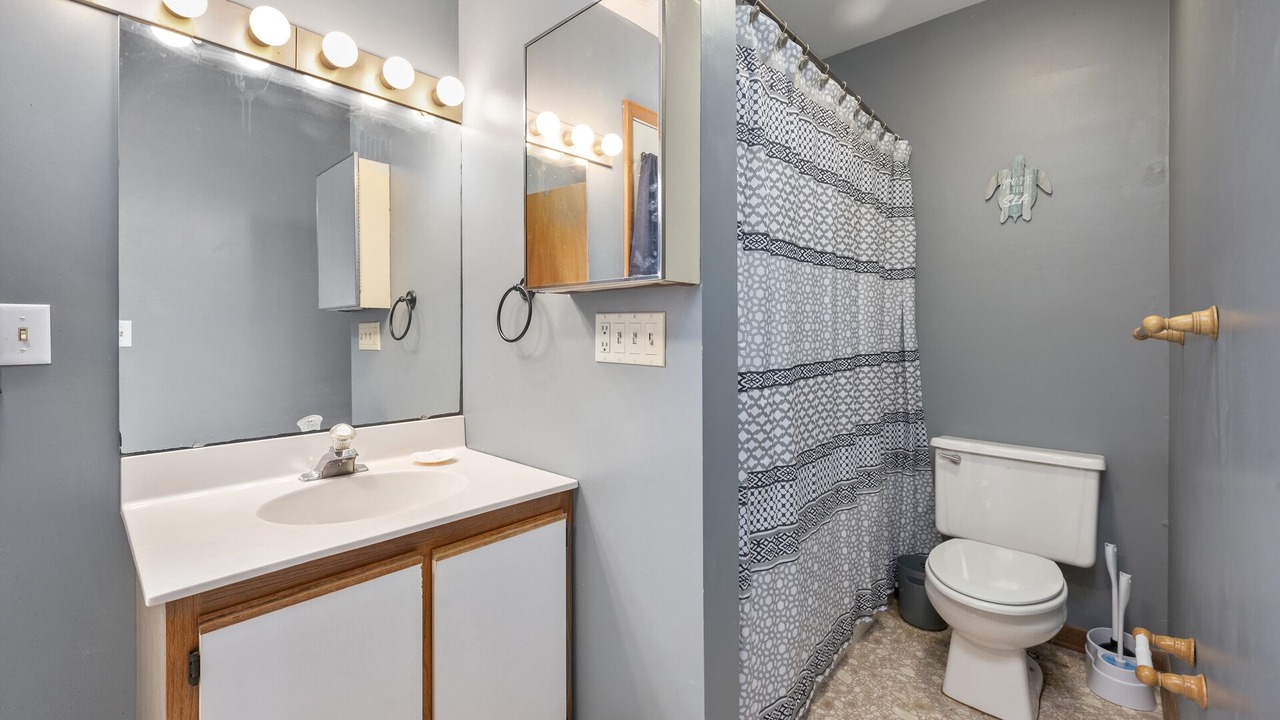 Photo of Others in Deep Hole