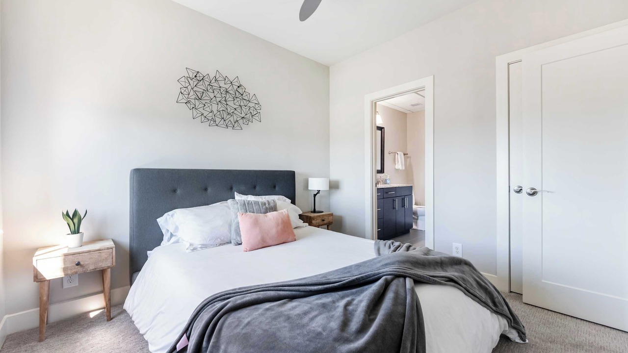 Photo of Bedroom in Downtown Baltimore