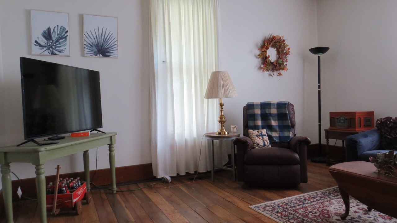 Photo of Livingroom in Clinton