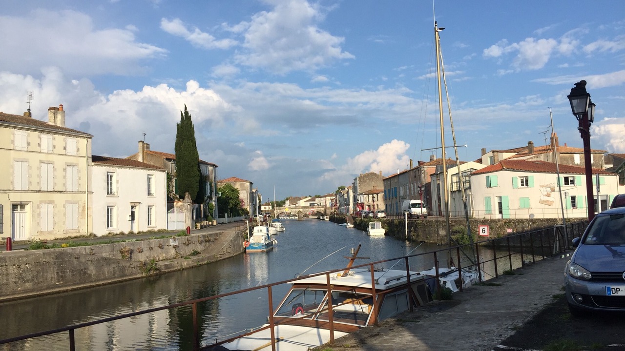 Photo of Others in Marans