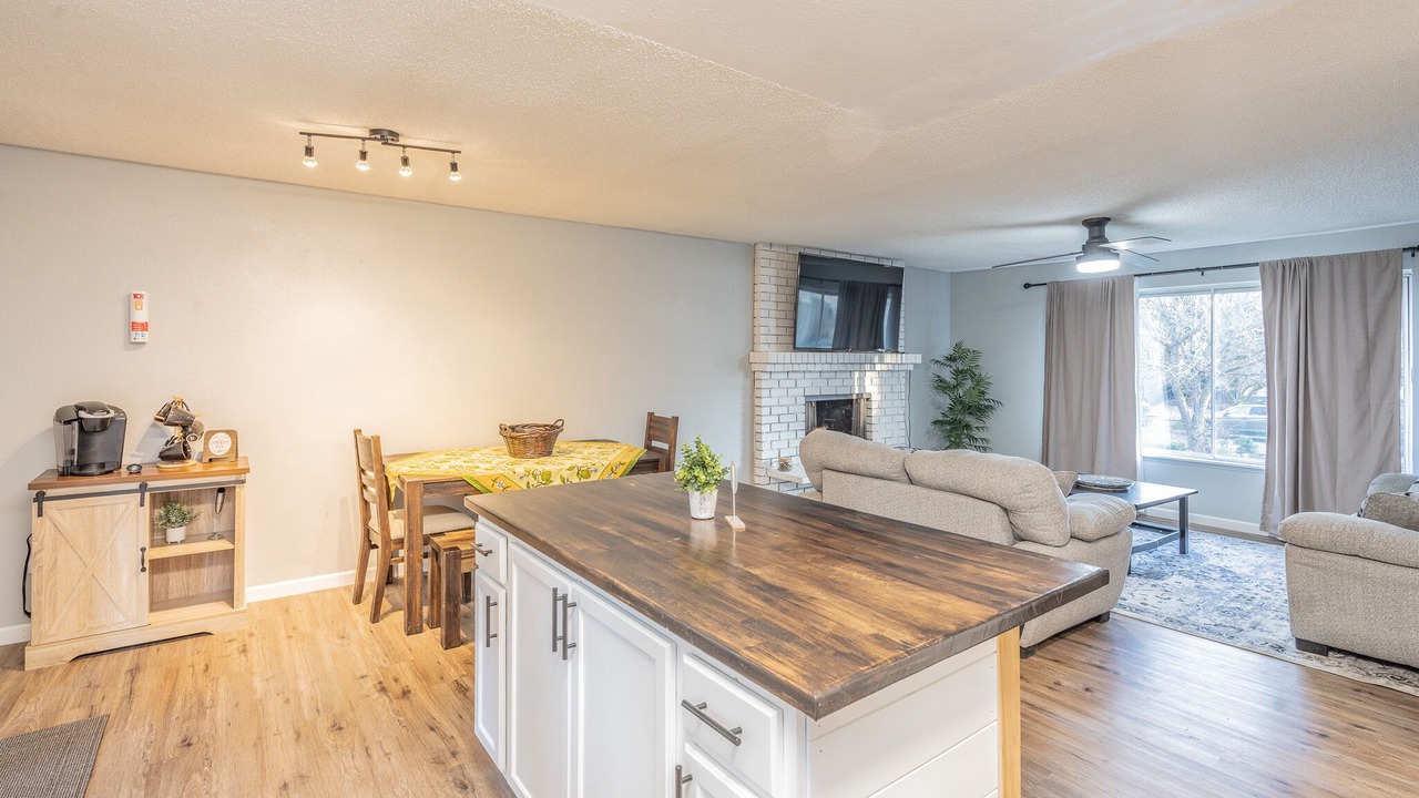 Photo of Others in Olympia