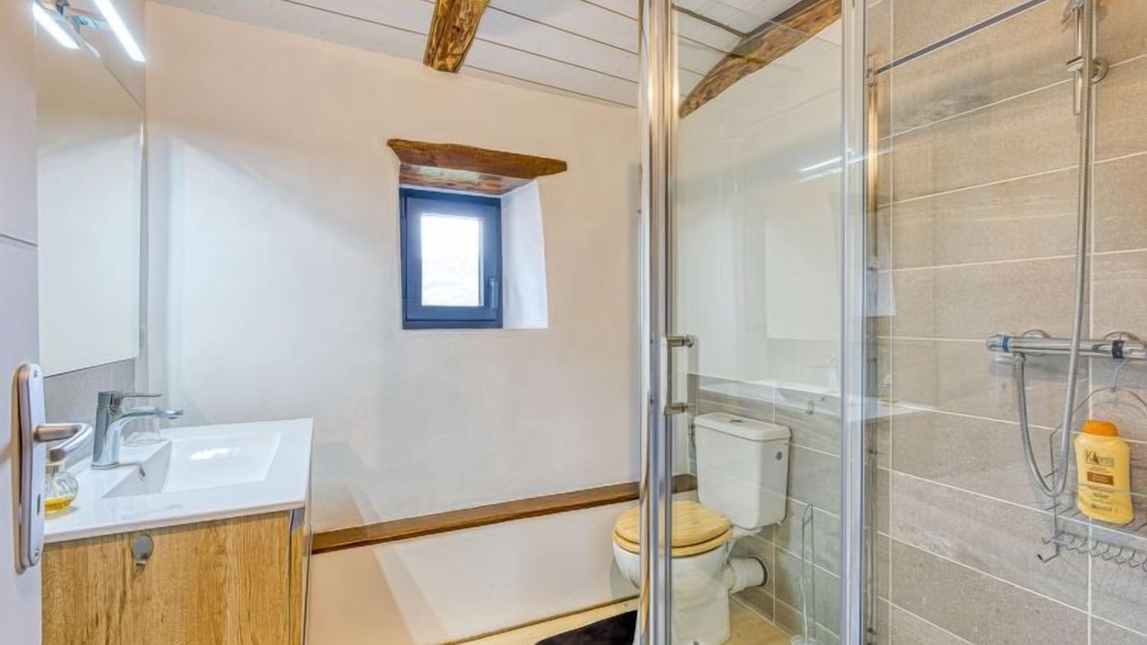 Photo of Bathroom in Sainte-Marguerite-Lafigere