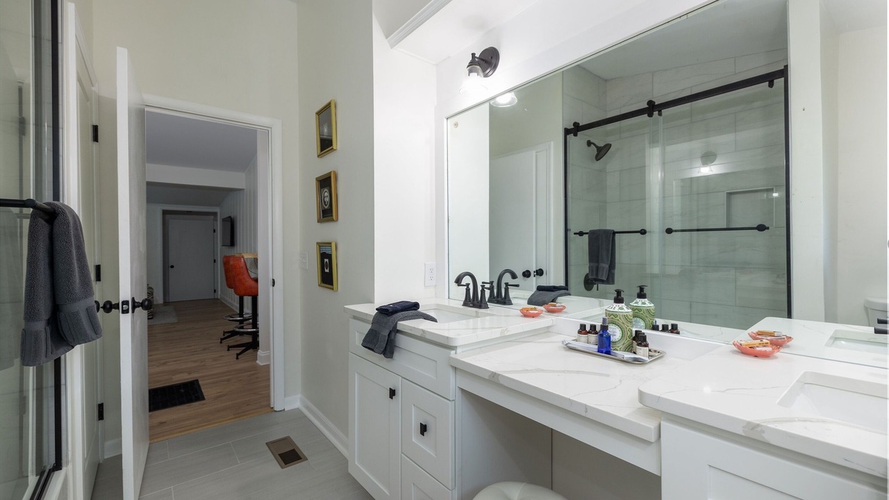 Photo of Bathroom in Sunset View