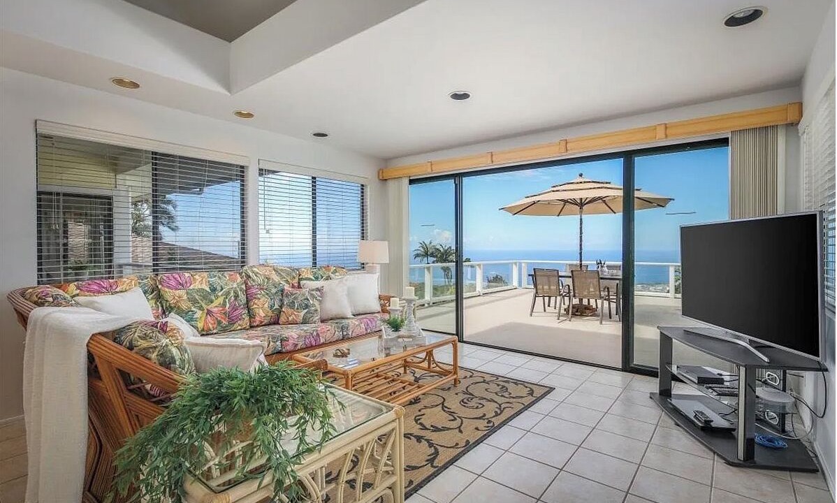 Photo of Livingroom in Holualoa