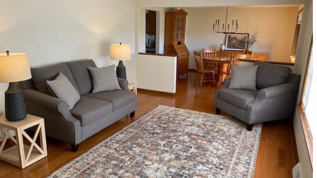 Photo of Livingroom in Wales Center