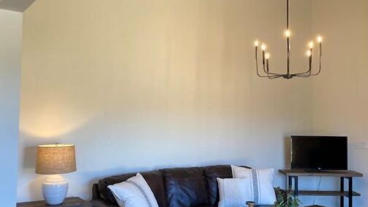 Photo of Livingroom in Wales Center