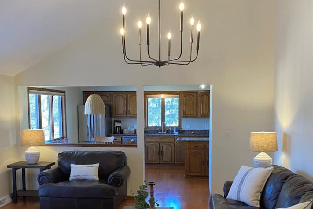 Photo of Livingroom in Wales Center