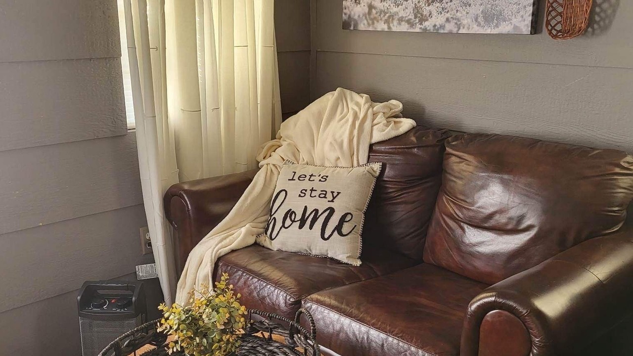 Photo of Livingroom in Proctor