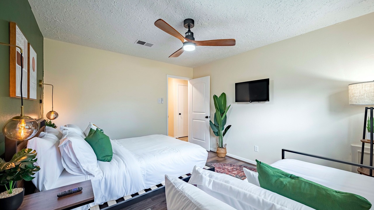 Photo of Bedroom in Clear Lake