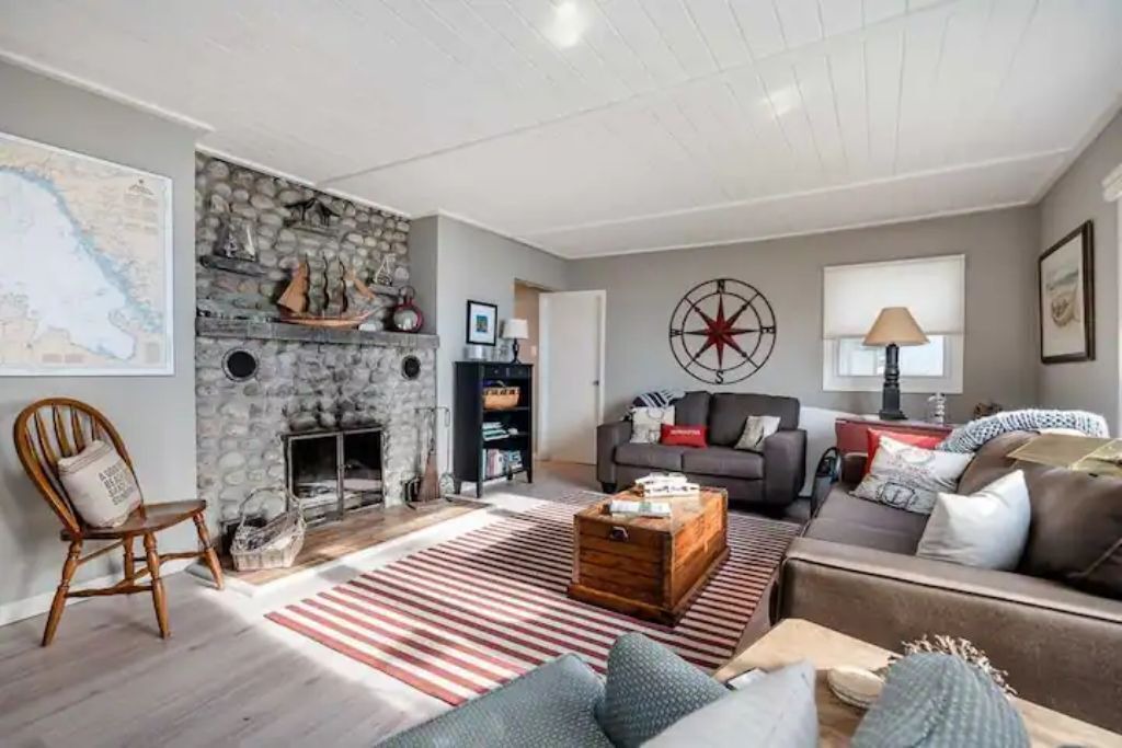 Photo of Livingroom in Penetanguishene