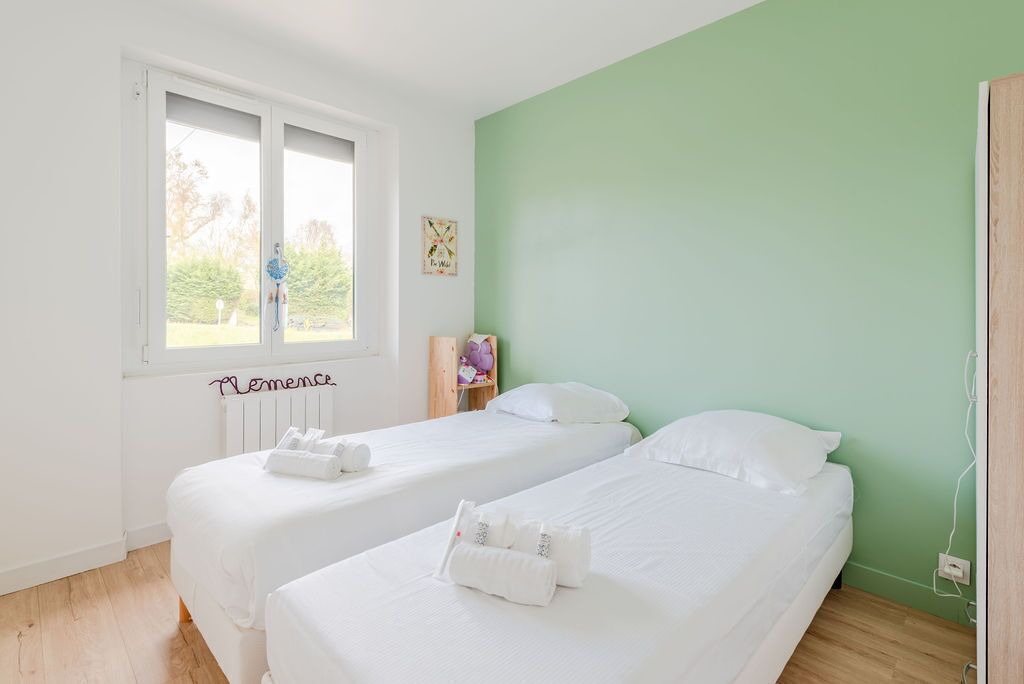 Photo of Bedroom in Le Minihic-sur-Rance