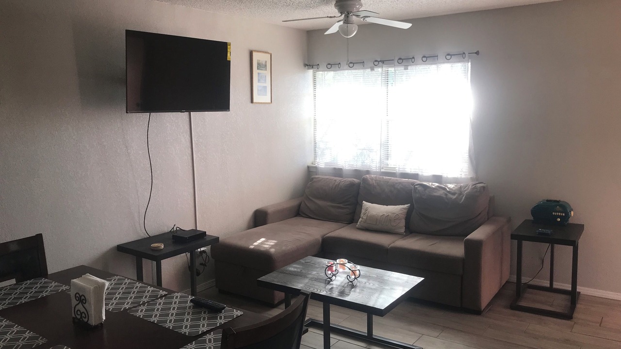 Photo of Livingroom in Biggs Field