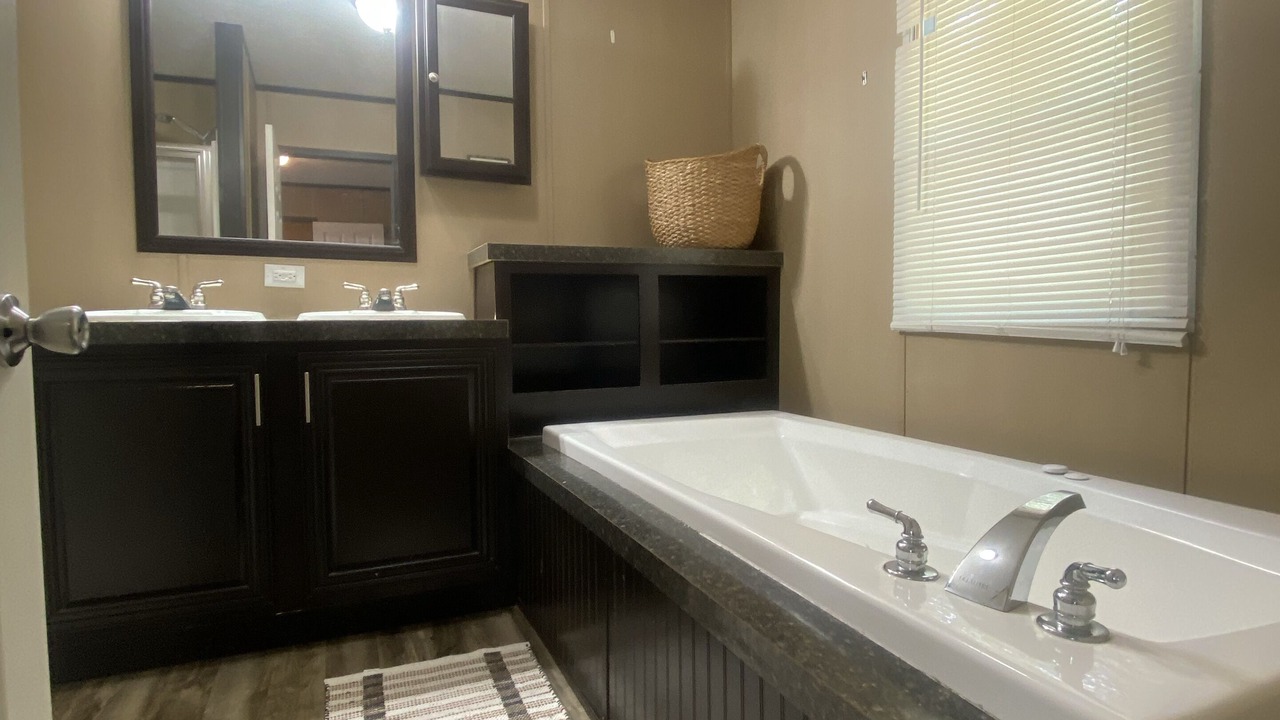 Photo of Bathroom in Lena