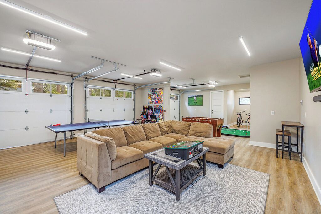 Photo of Bedroom in Roslyn