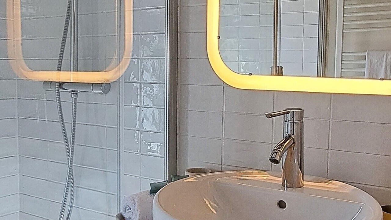 Photo of Bathroom in Tours City Centre
