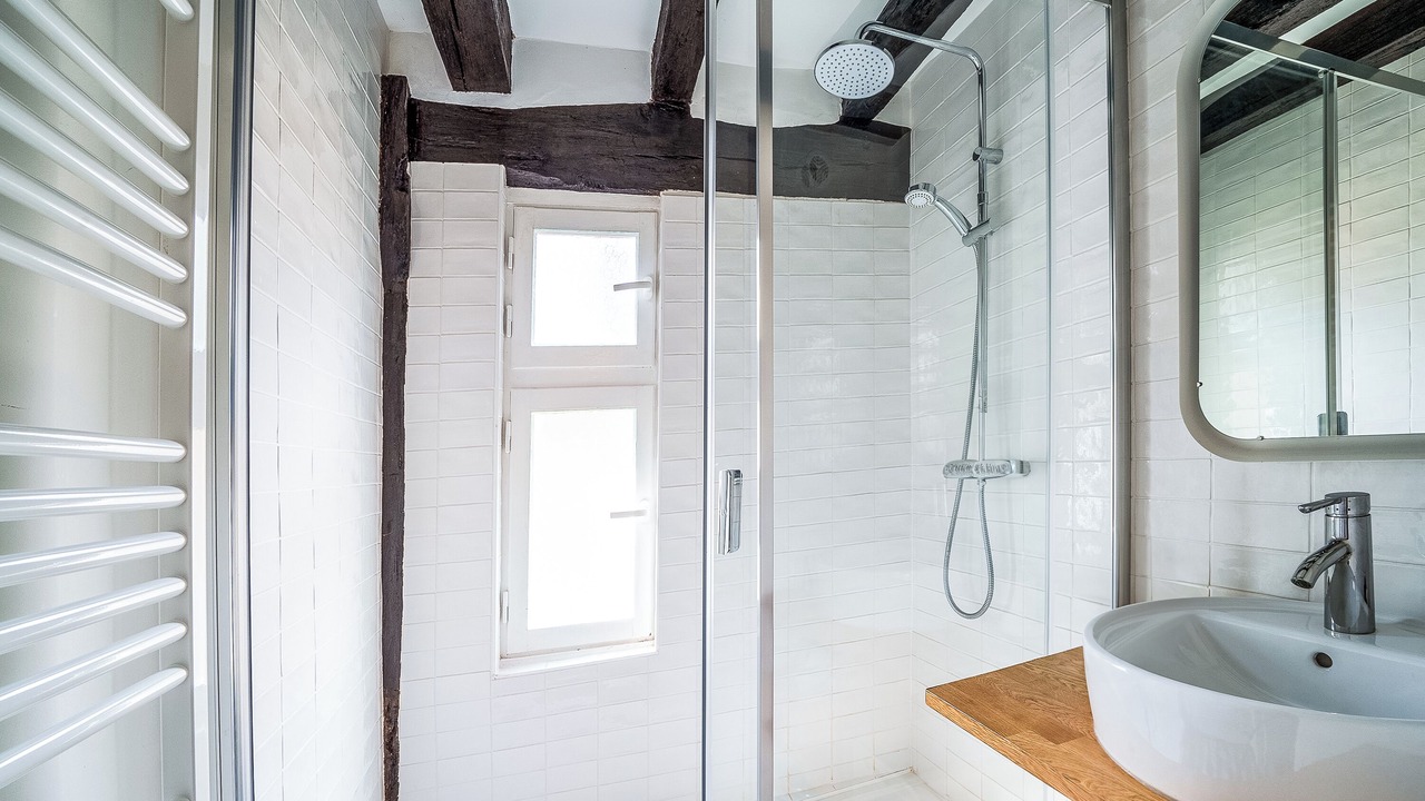 Photo of Bathroom in Tours City Centre